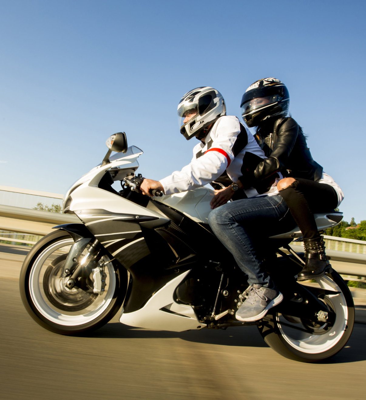 Pillian riders